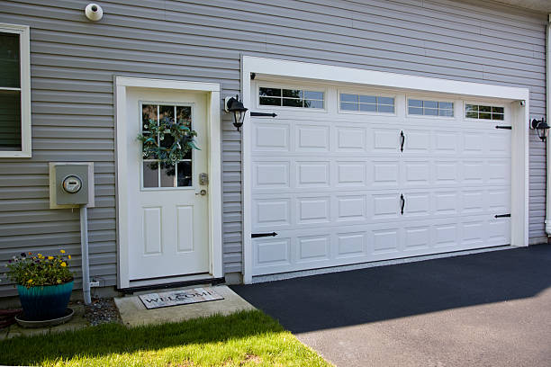 24/7 Emergency Garage Door Panel Replacement experts in Topton, PA